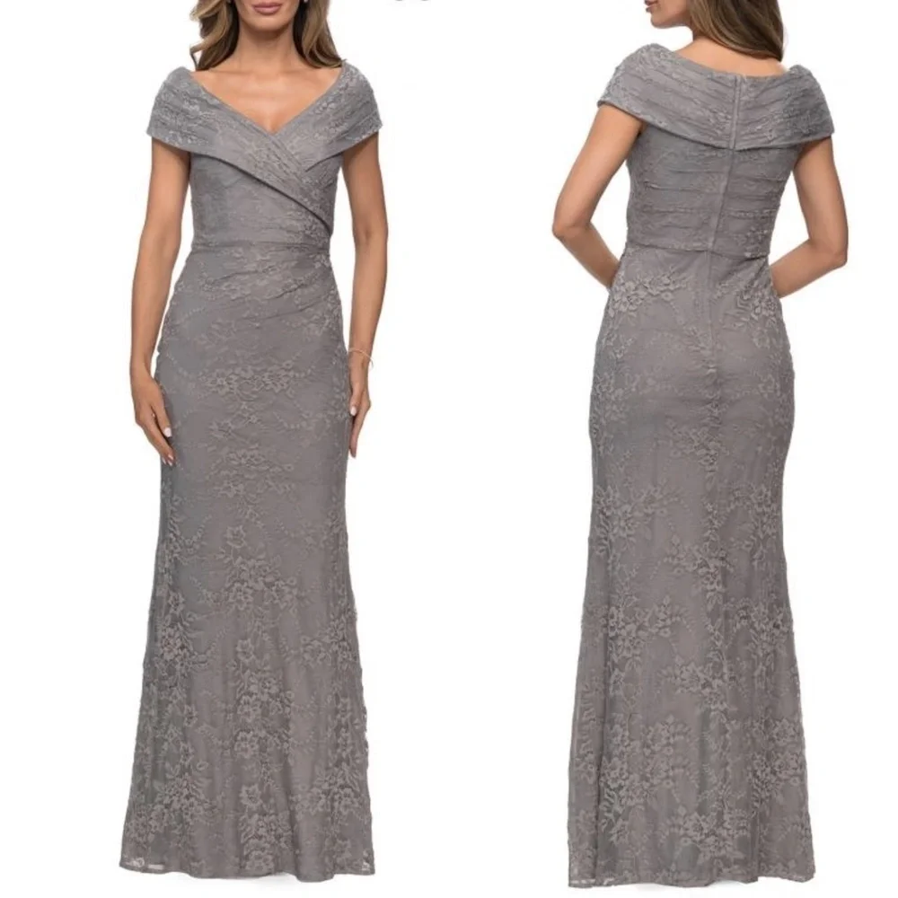 NEW La Femme Portrait Neck Embellished Lace Trumpet Evening Gown in Platinum 4